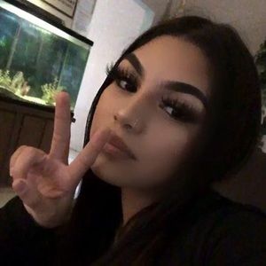 Meet your Posher, Adriana